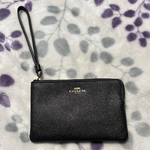 New-Never carried Coach Black Textured Wristlet - Picture 1 of 1